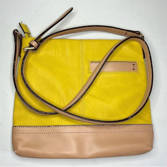 Isaac Mizrahi Handbags - Isaac Mizrahi Sling Yellow Leather Women’s Bag